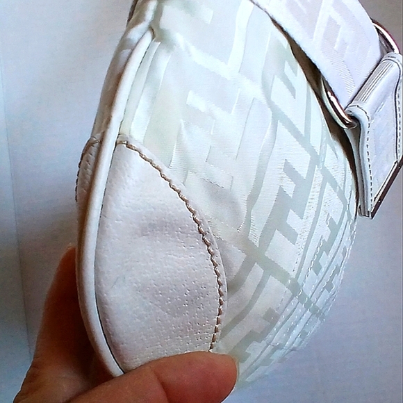 FENDI rare! White/Ivory FF Zucca Baguette/Hobo - Picture 4 of 10